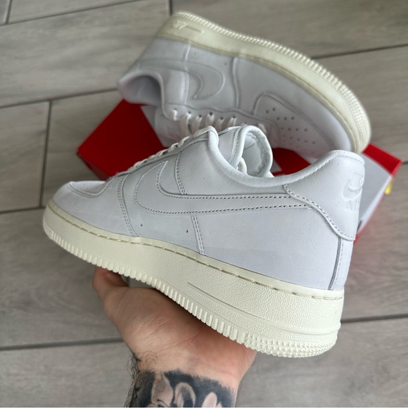 NIKE AIR FORCE 1 LOW CREAM SNEAKERS - Picture 3 of 5